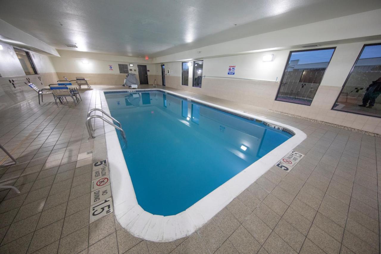 Comfort Inn & Suites Hutchinson Zewnętrze zdjęcie