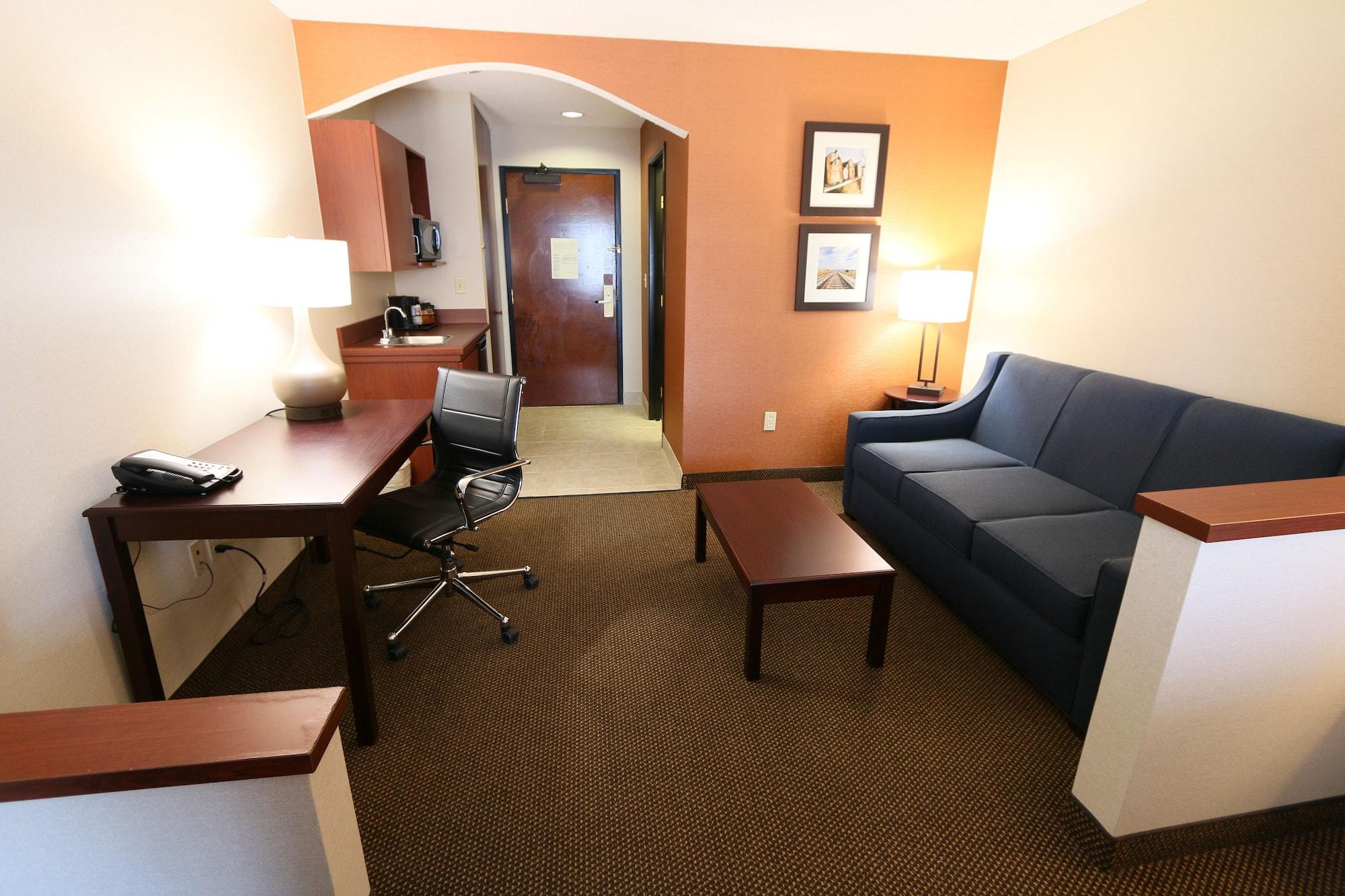 Comfort Inn & Suites Hutchinson Zewnętrze zdjęcie