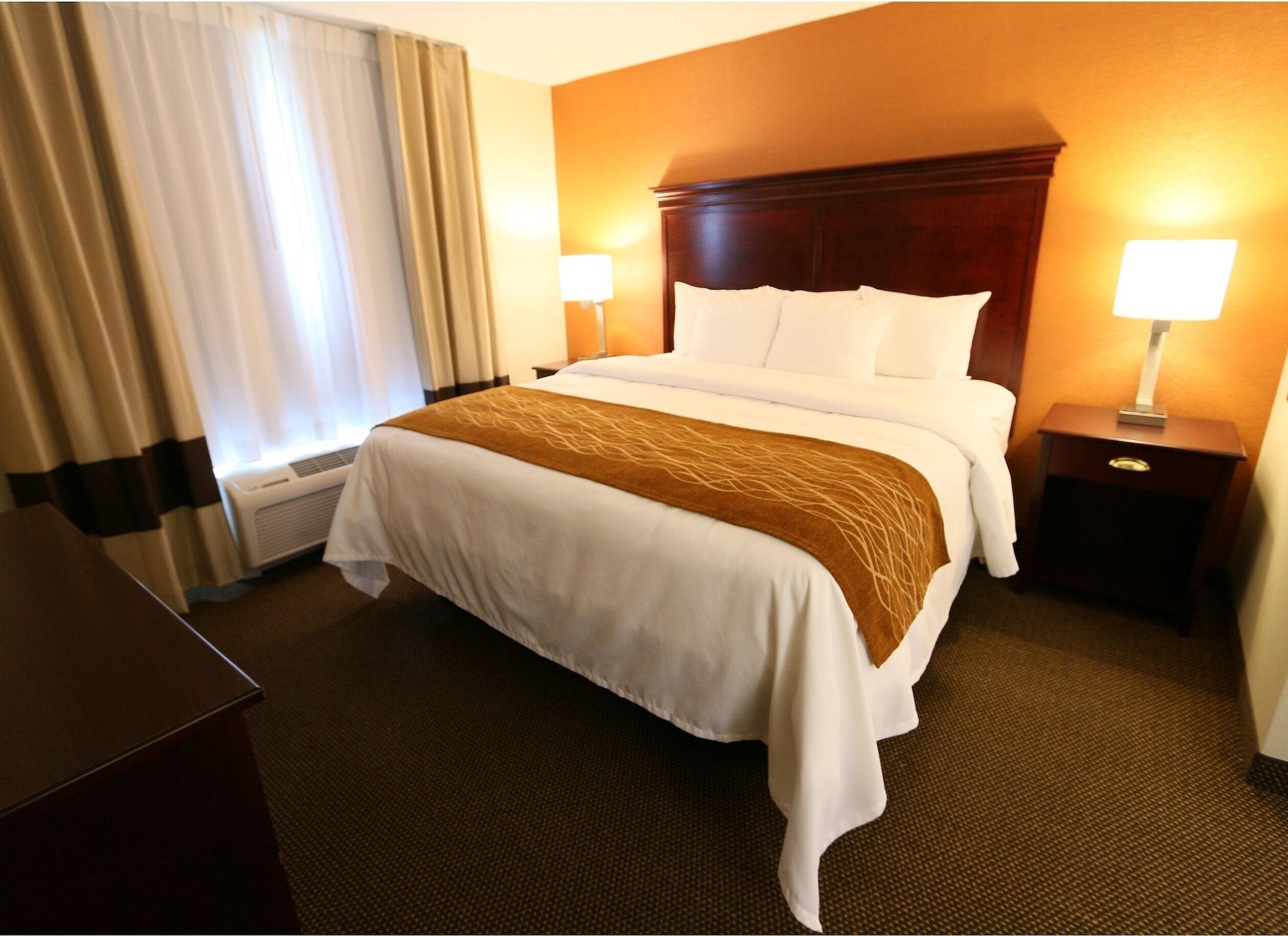 Comfort Inn & Suites Hutchinson Zewnętrze zdjęcie