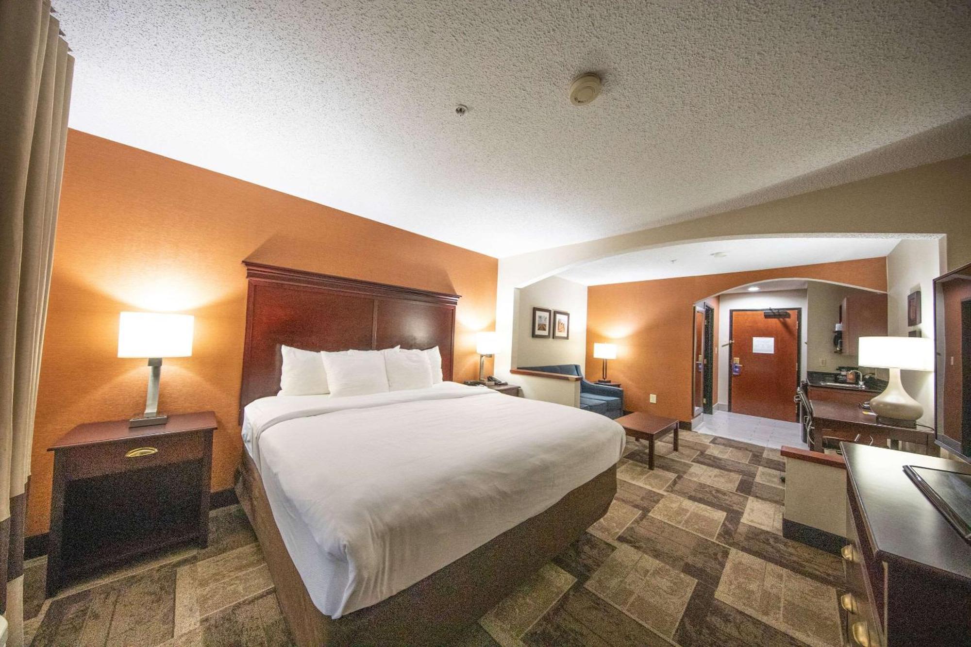 Comfort Inn & Suites Hutchinson Zewnętrze zdjęcie