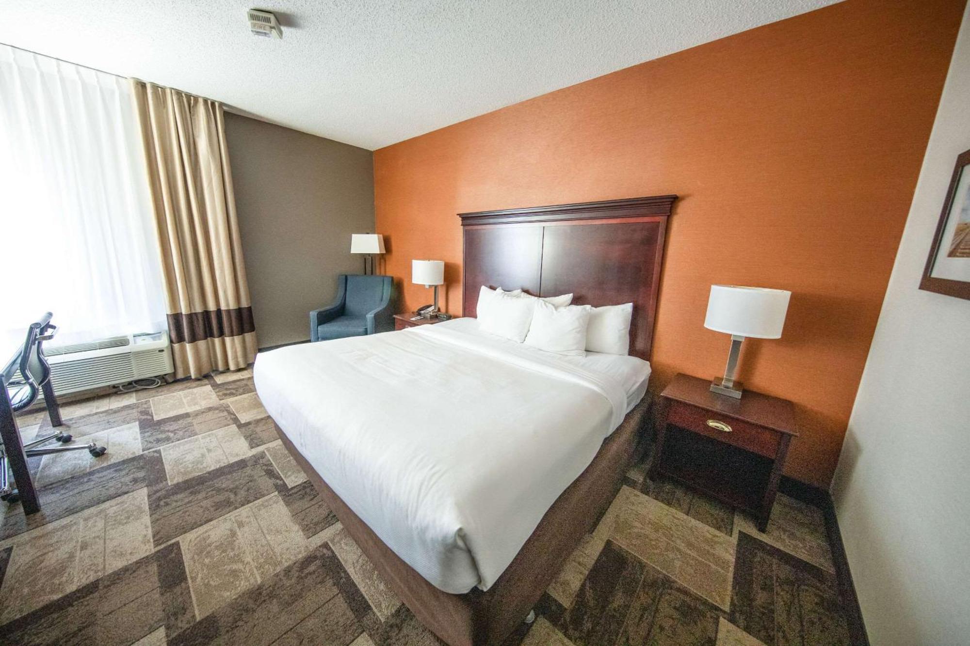 Comfort Inn & Suites Hutchinson Zewnętrze zdjęcie