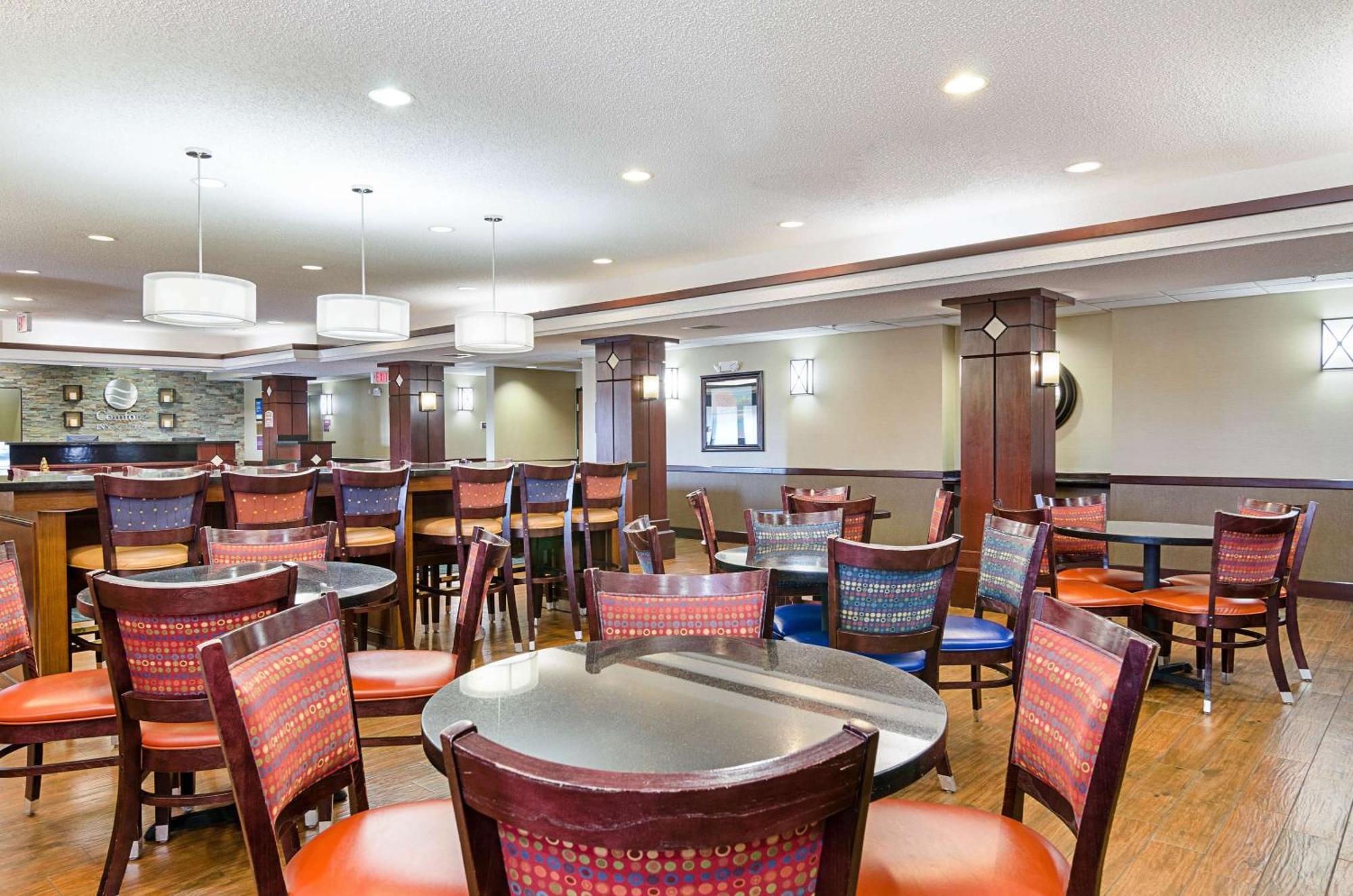 Comfort Inn & Suites Hutchinson Zewnętrze zdjęcie