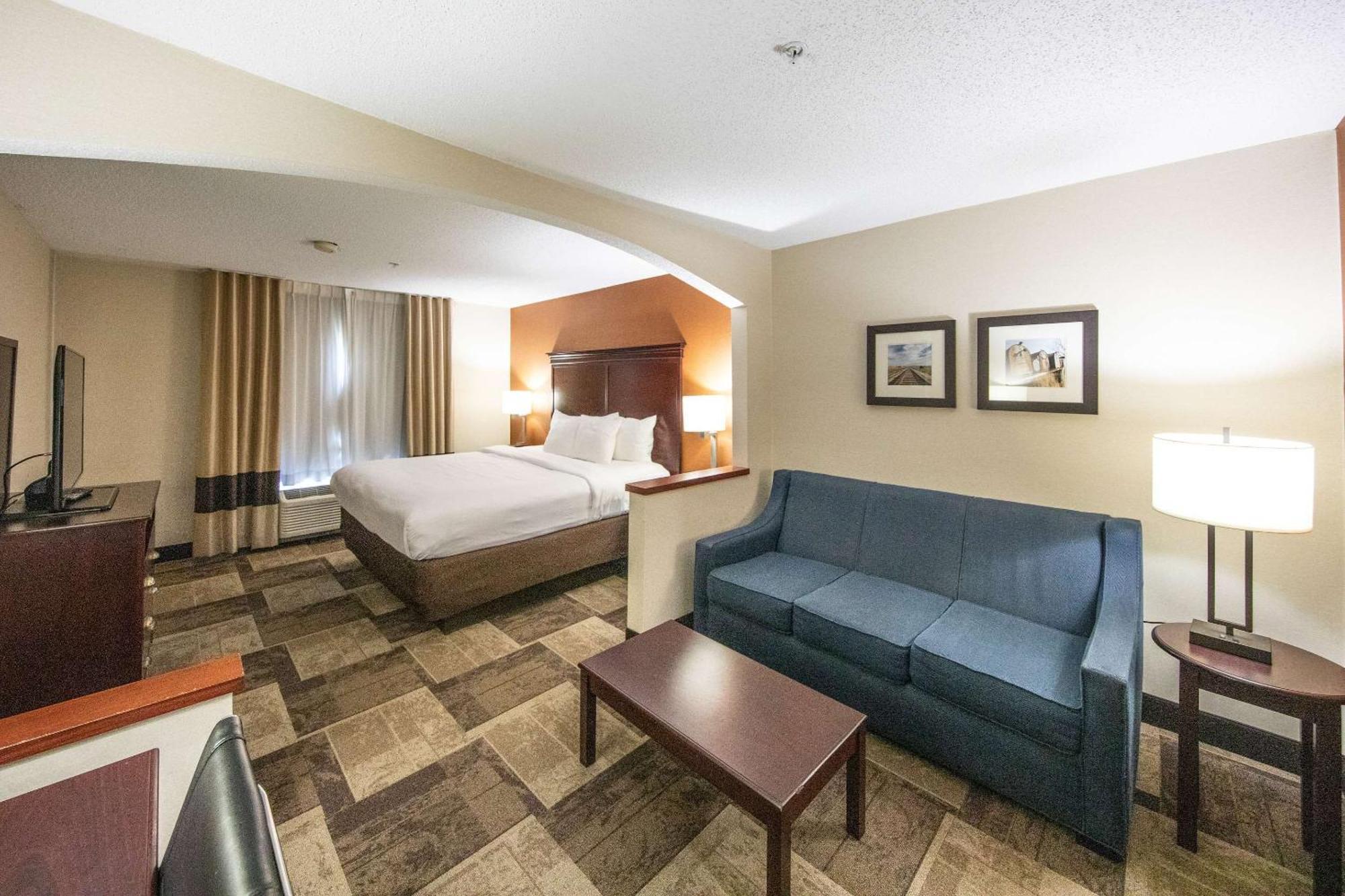 Comfort Inn & Suites Hutchinson Zewnętrze zdjęcie