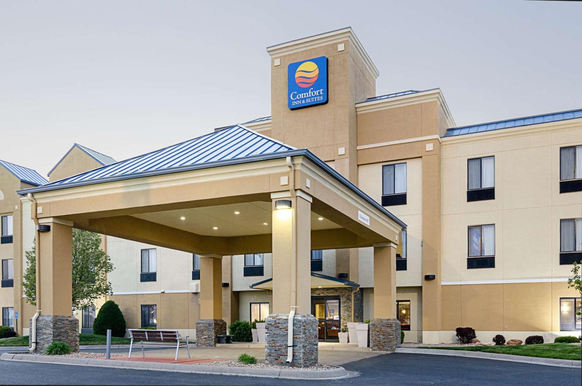 Comfort Inn & Suites Hutchinson Zewnętrze zdjęcie