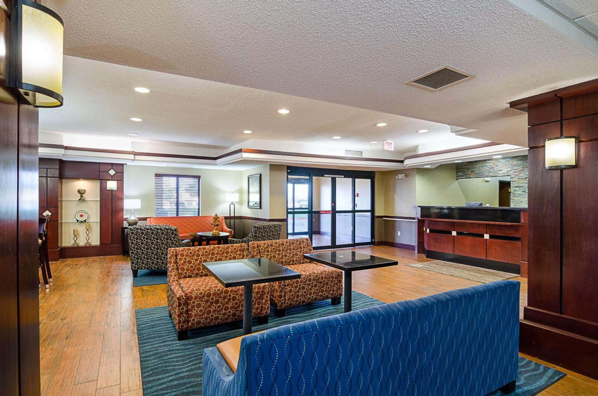 Comfort Inn & Suites Hutchinson Zewnętrze zdjęcie